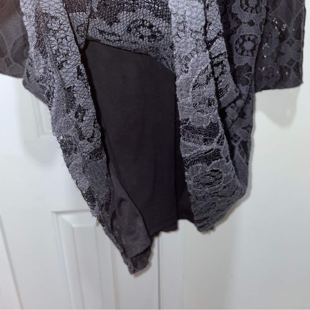 ASTR black lace overlay long bell sleeve v neck dress M - Picture 7 of 12